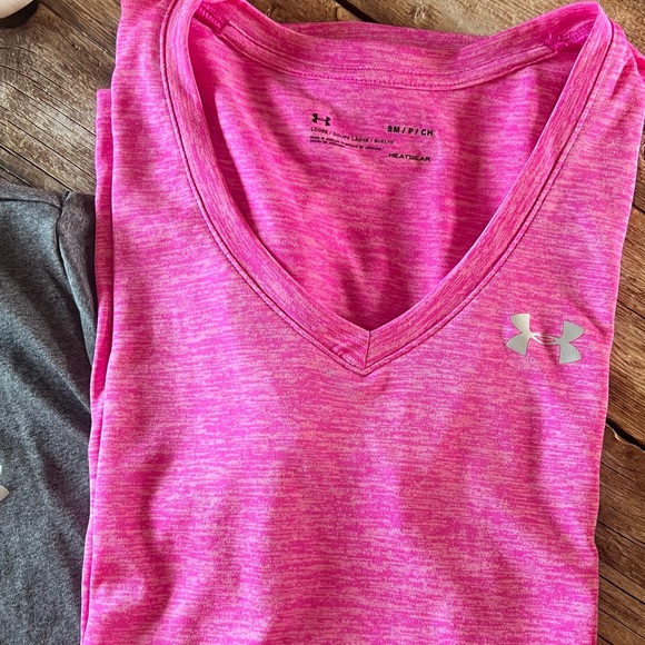 Under Armour Bundle! LIKE NEW! - Picture 4 of 6